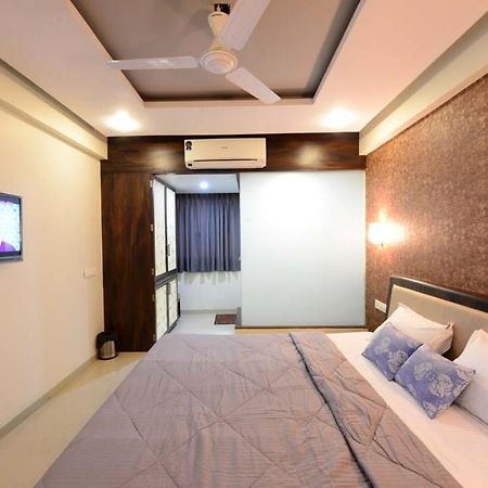 Hotel Manila Ahmedabad Exterior photo